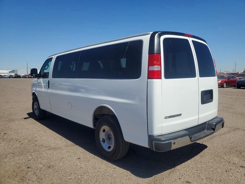 2025 Chevrolet Express G3500 lt