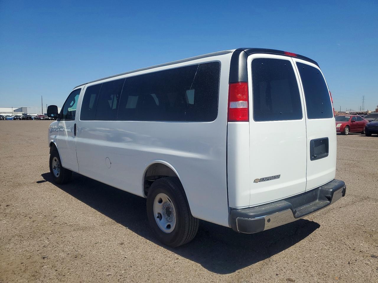 2025 Chevrolet Express G3500 LT