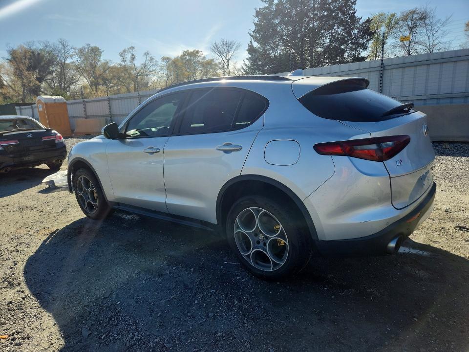 2018 Alfa Romeo Stelvio Sport