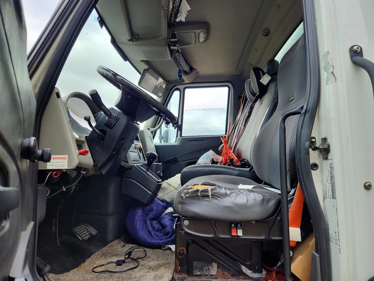 2011 International 4300 BOX Truck