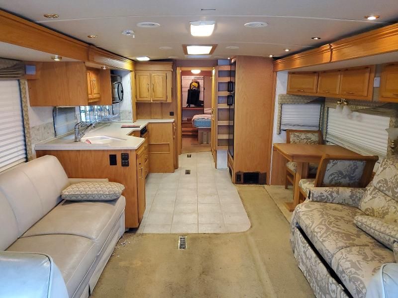 2004 Winnebago Vectra 40KD