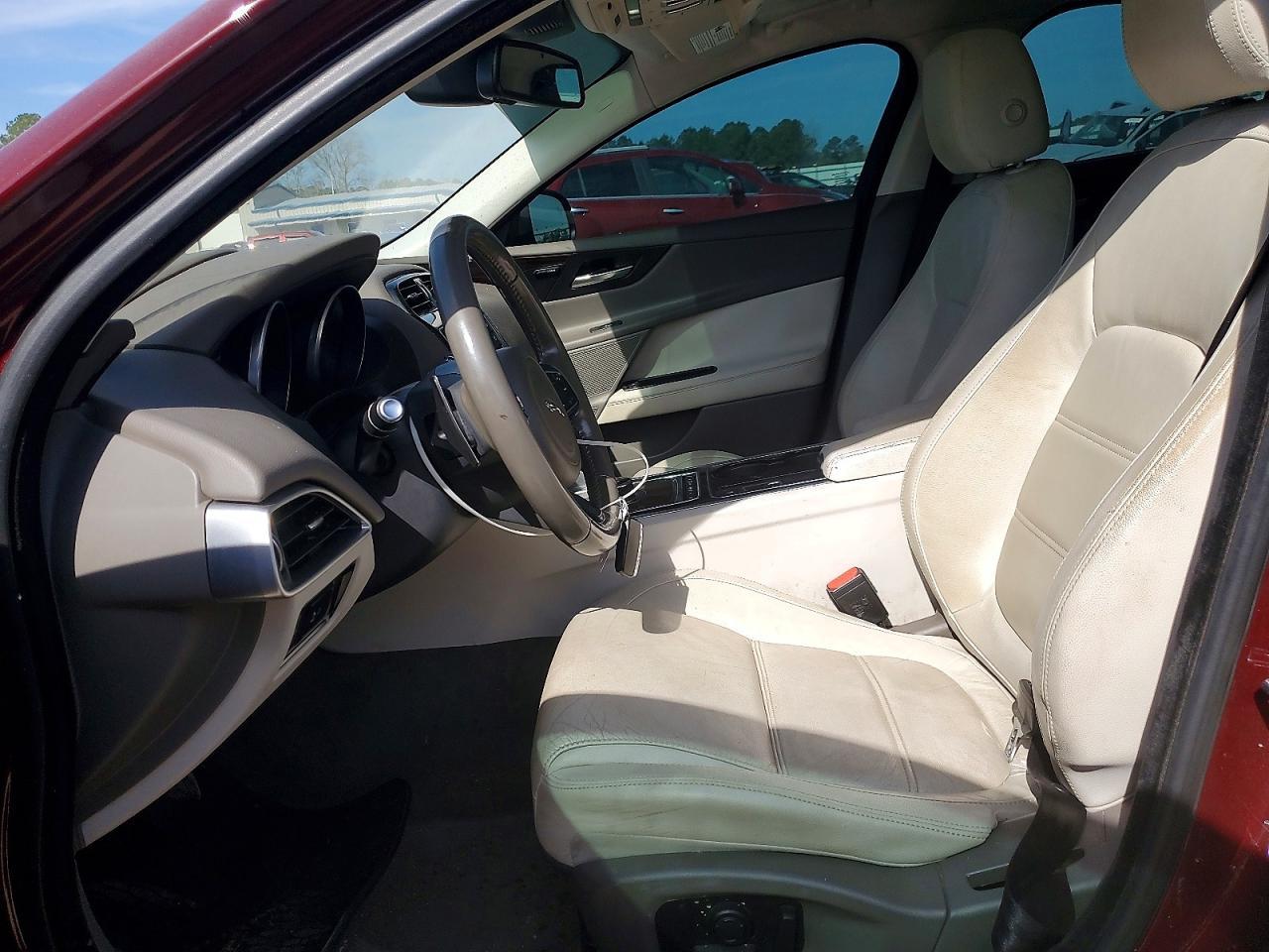 2017 Jaguar Xe Prestige