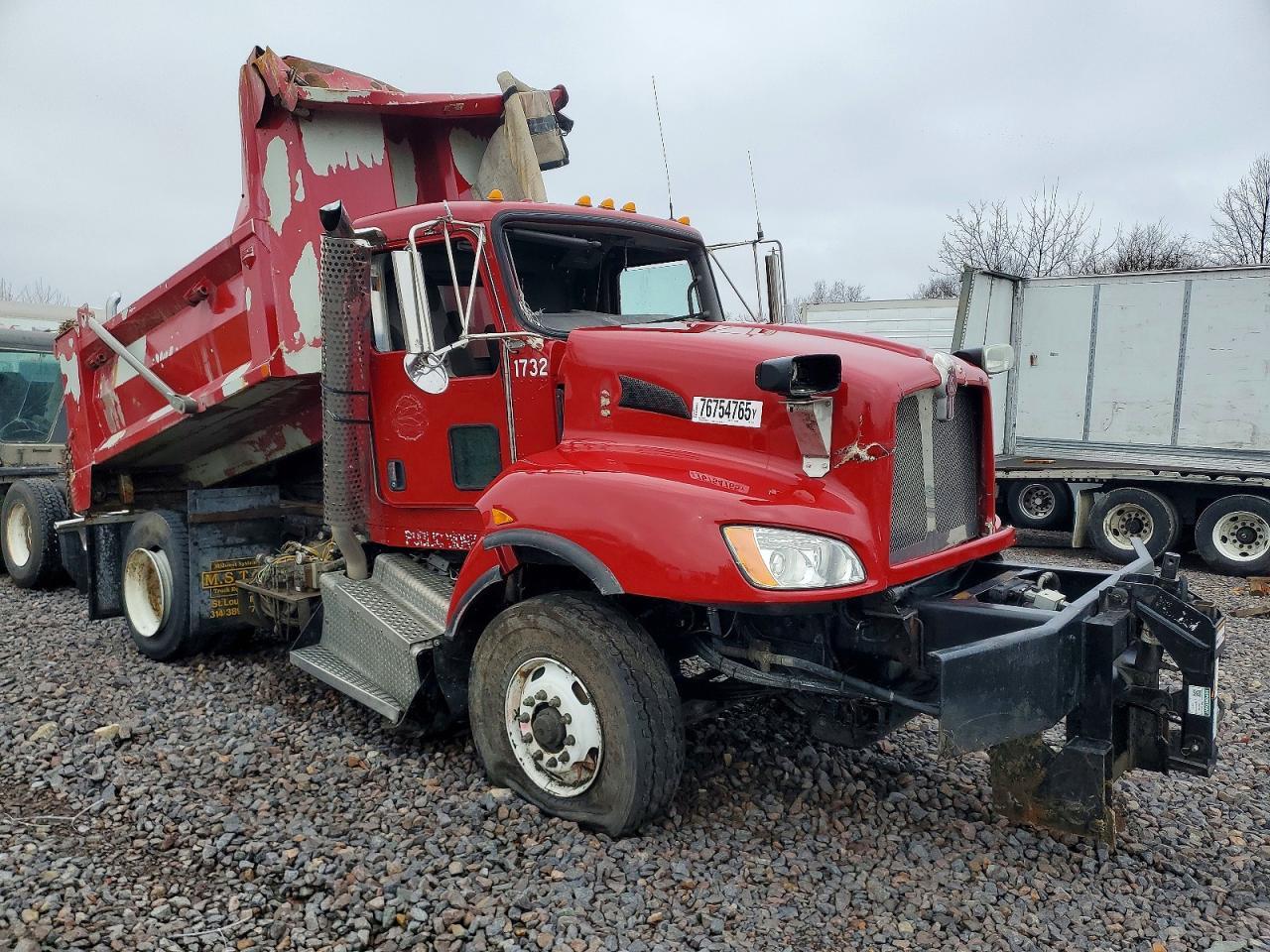2016 Kenworth T400 Semi Truck