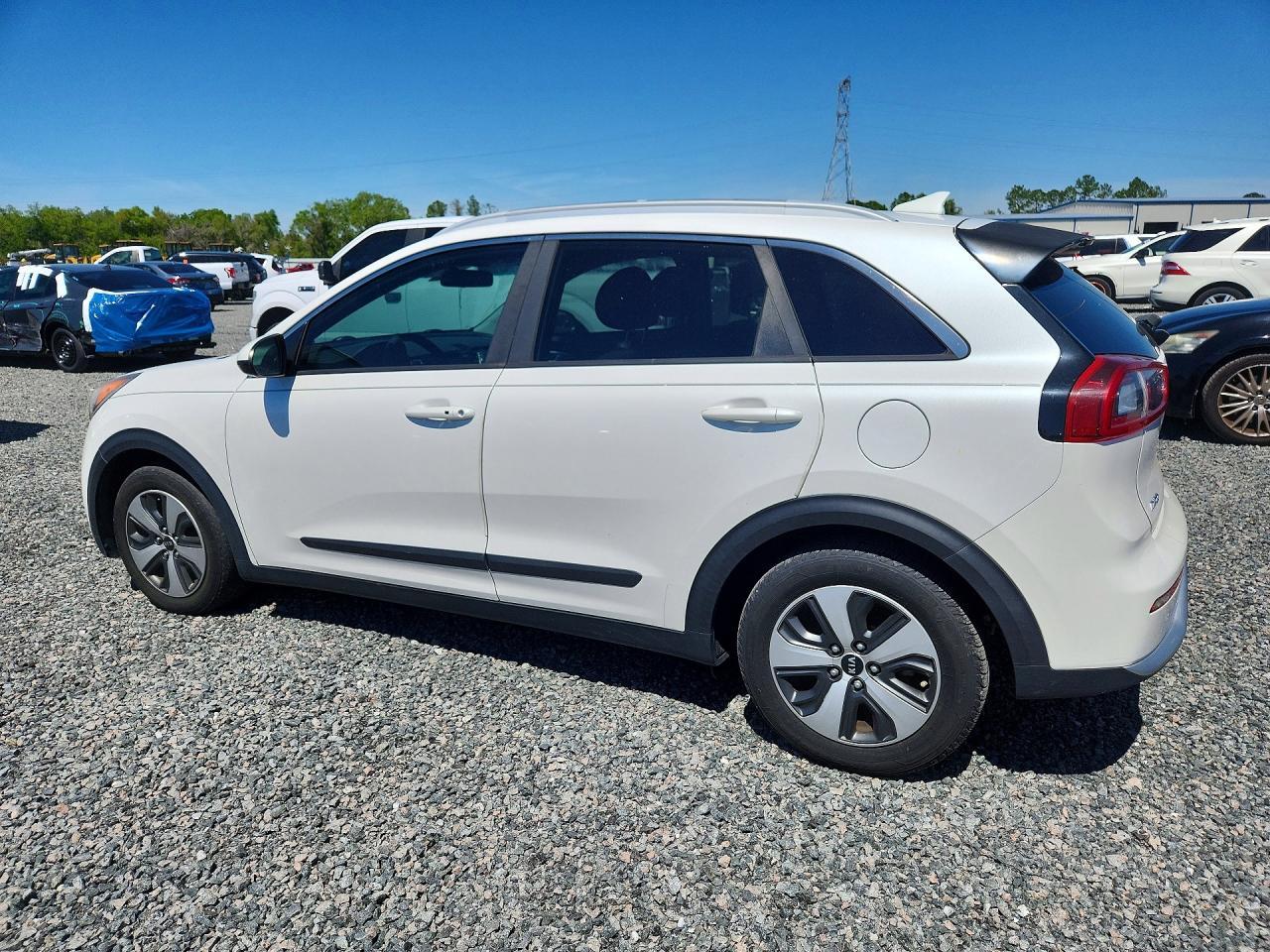 2017 KIA Niro lx