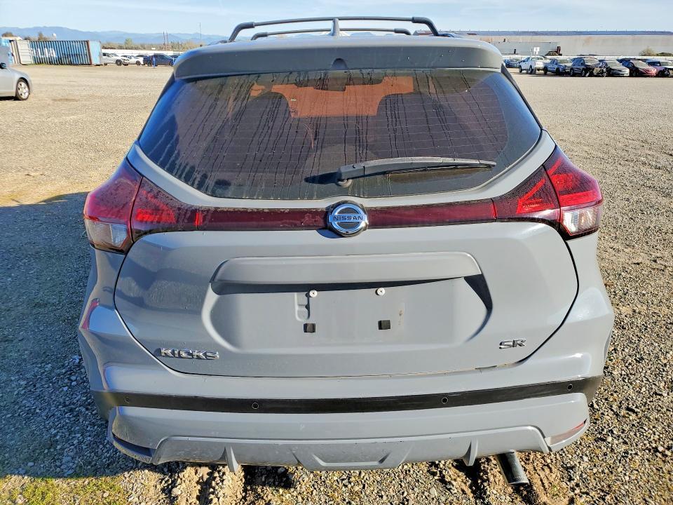 2021 Nissan Kicks sr