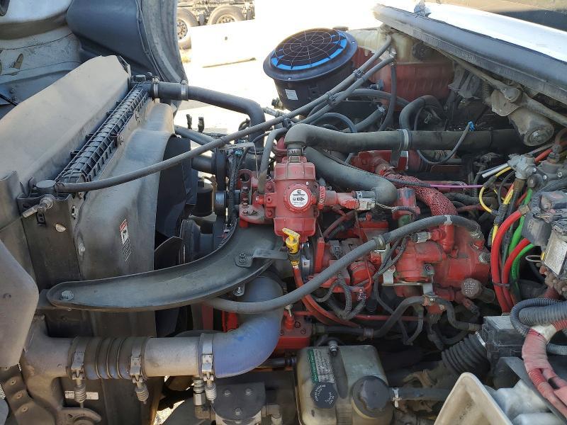 2019 Freightliner Business Class M2 Semi Truck