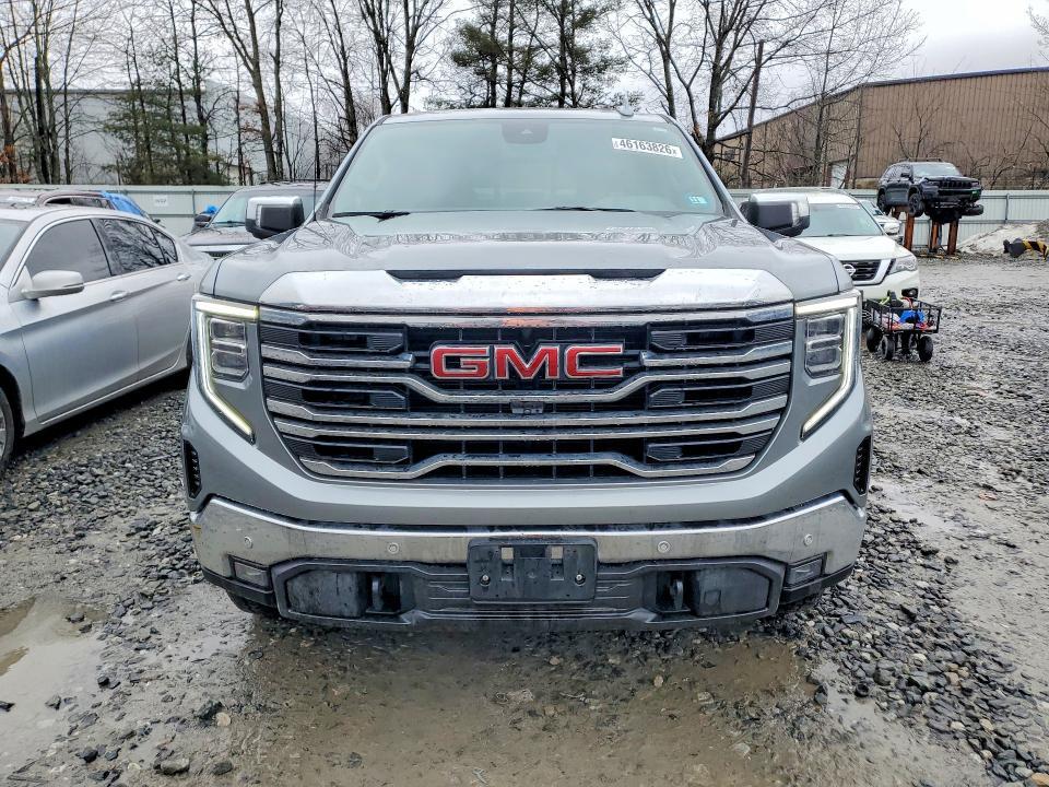 2025 GMC Sierra K1500 SLT
