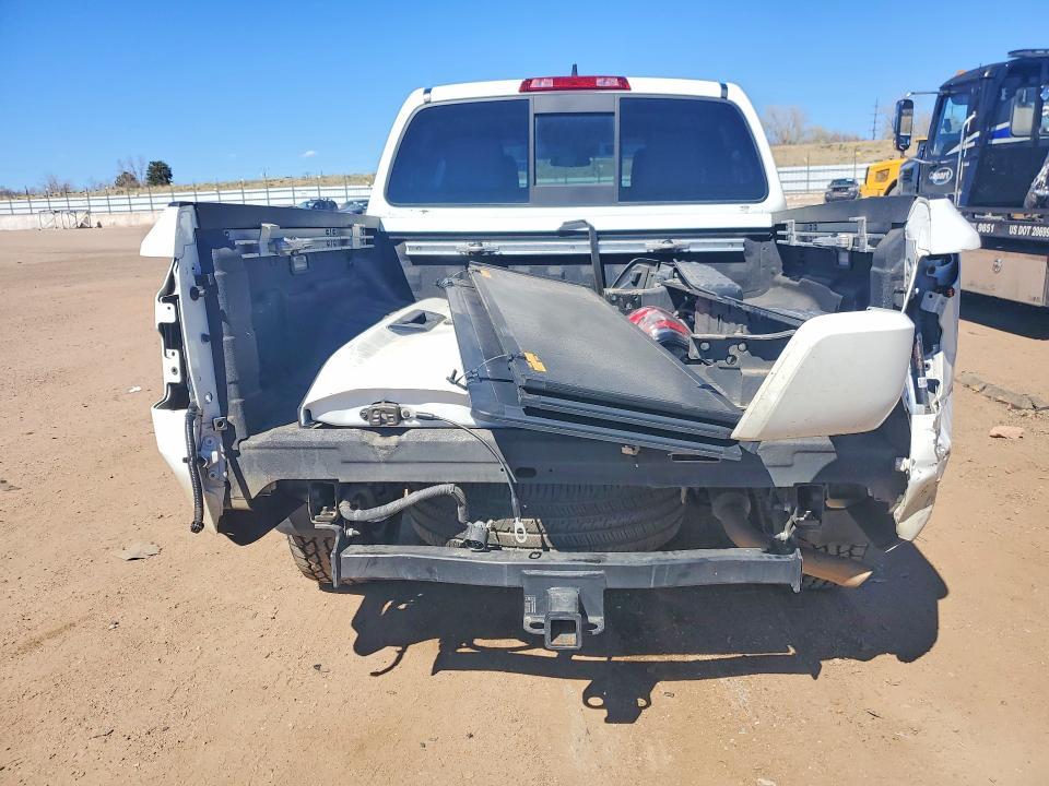 2022 Nissan Frontier sv