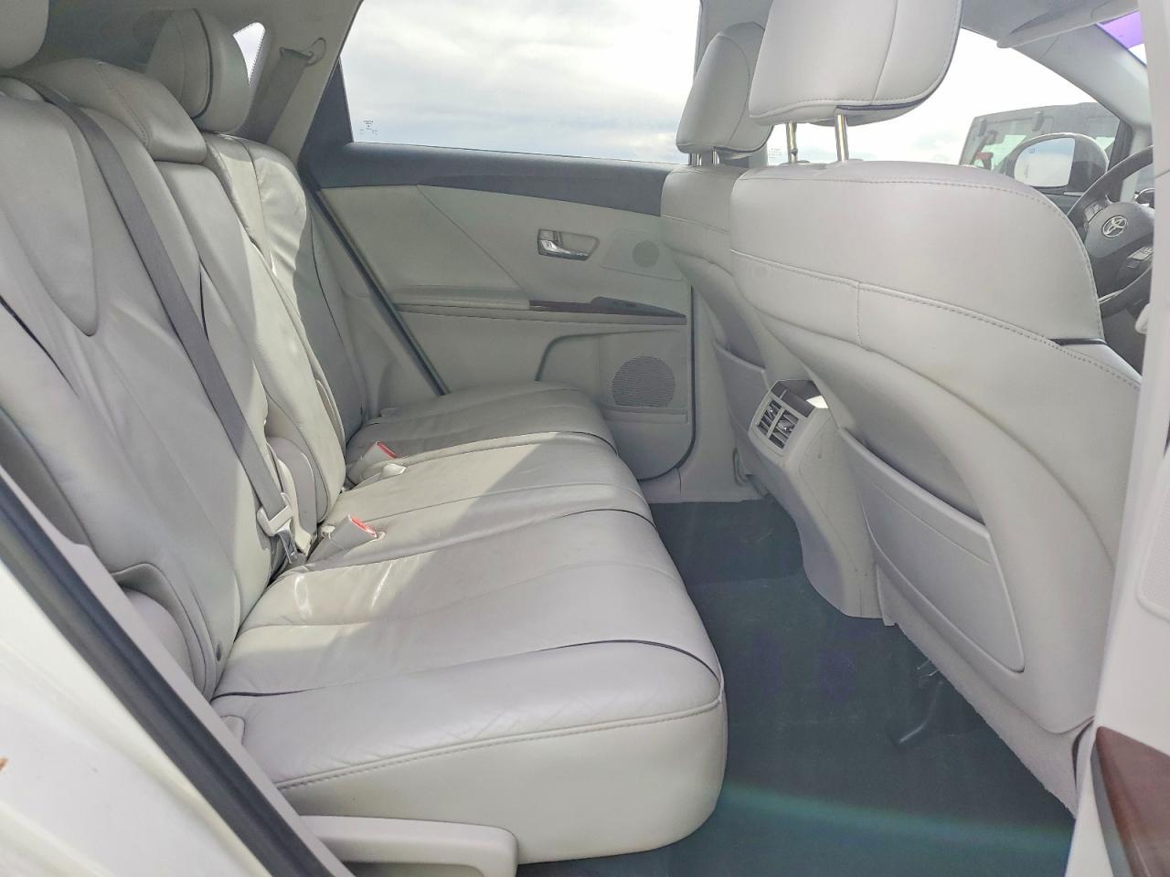 2010 Toyota Venza awd V6