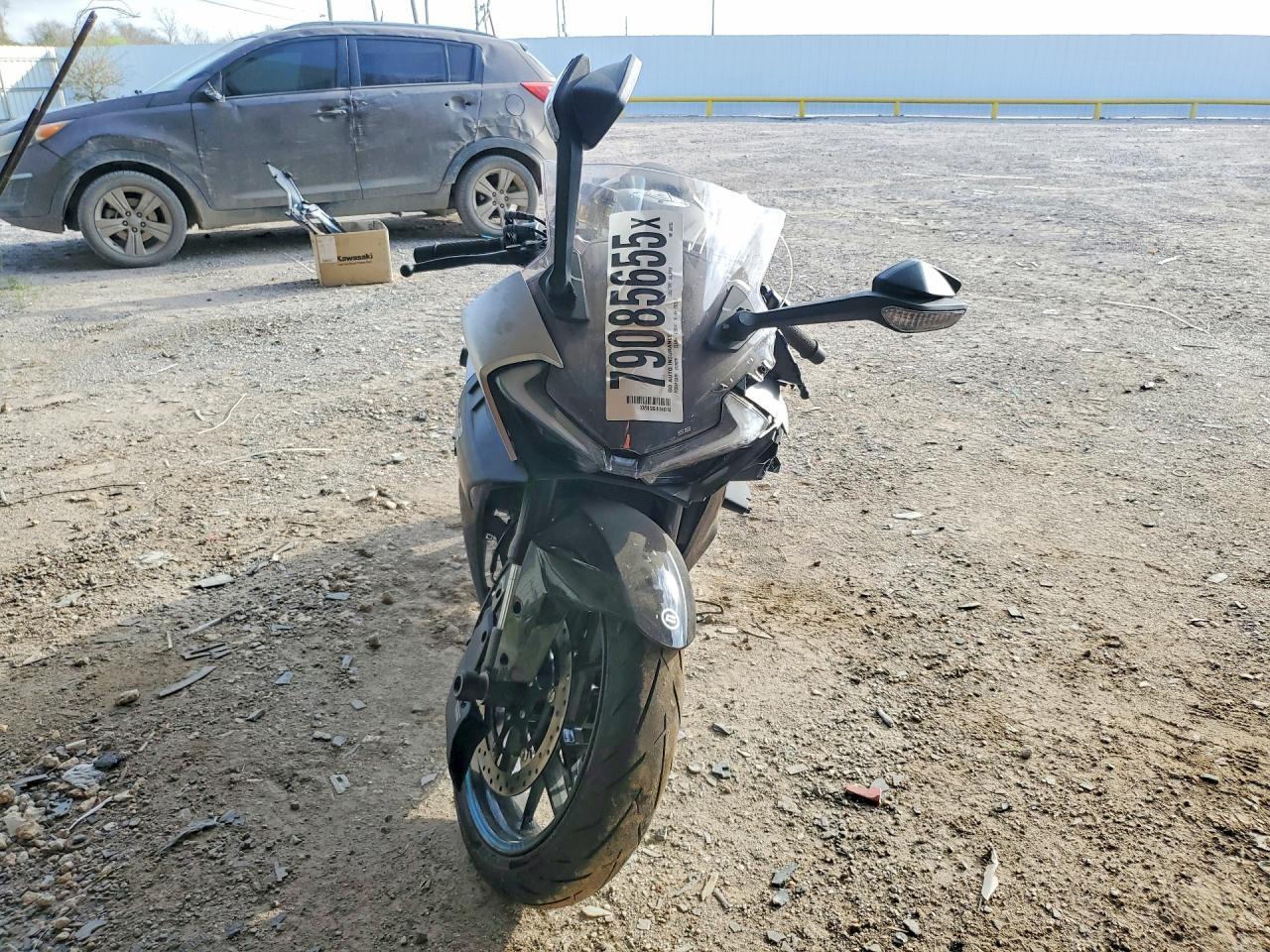 2025 Cf Moto 675SS