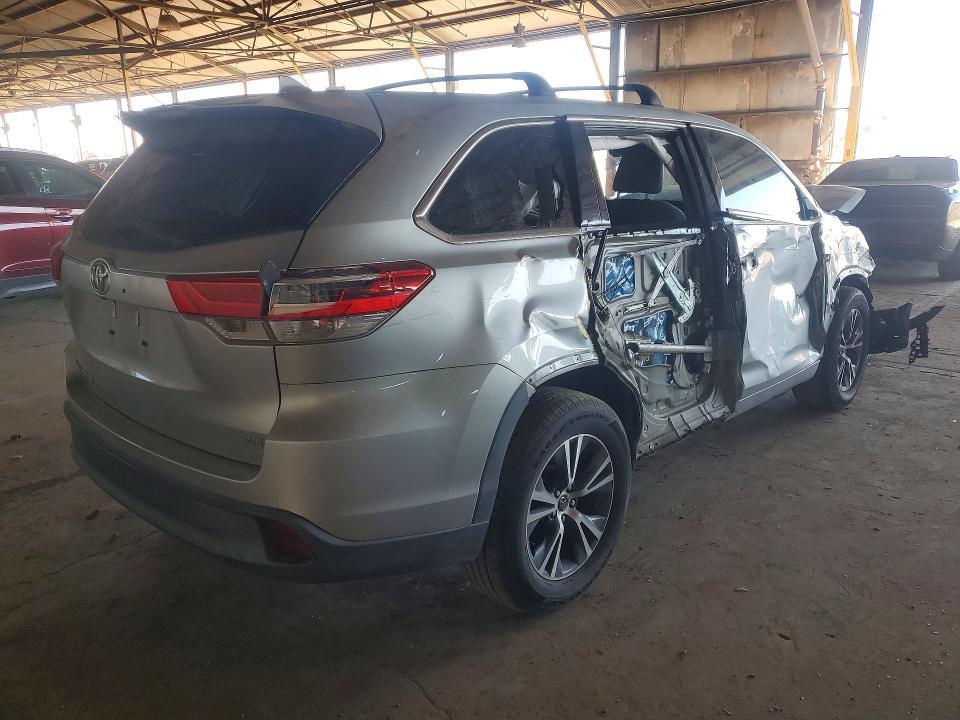 2018 Toyota Highlander le Plus