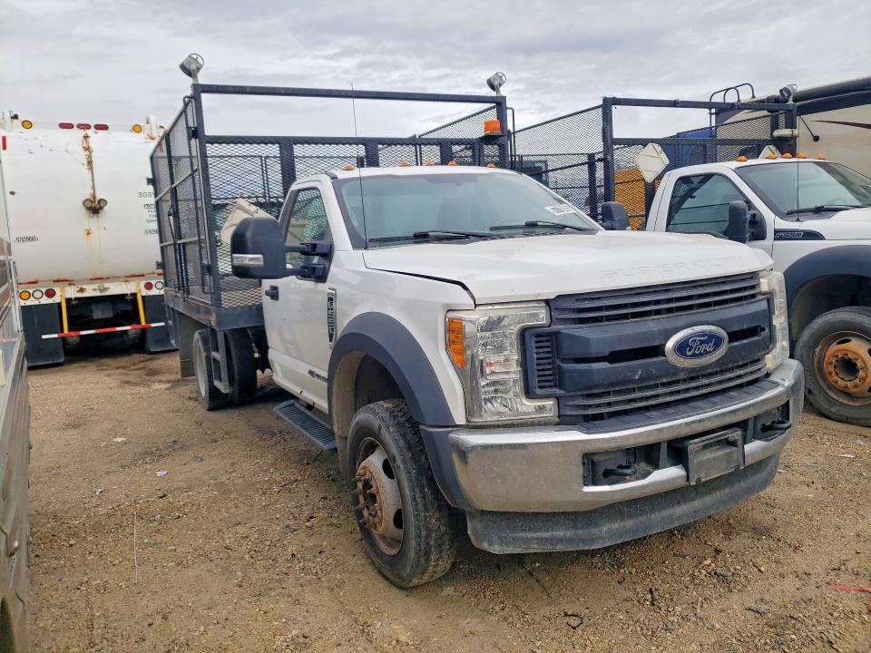 2017 Ford F550 Super Duty Flatbed Truck