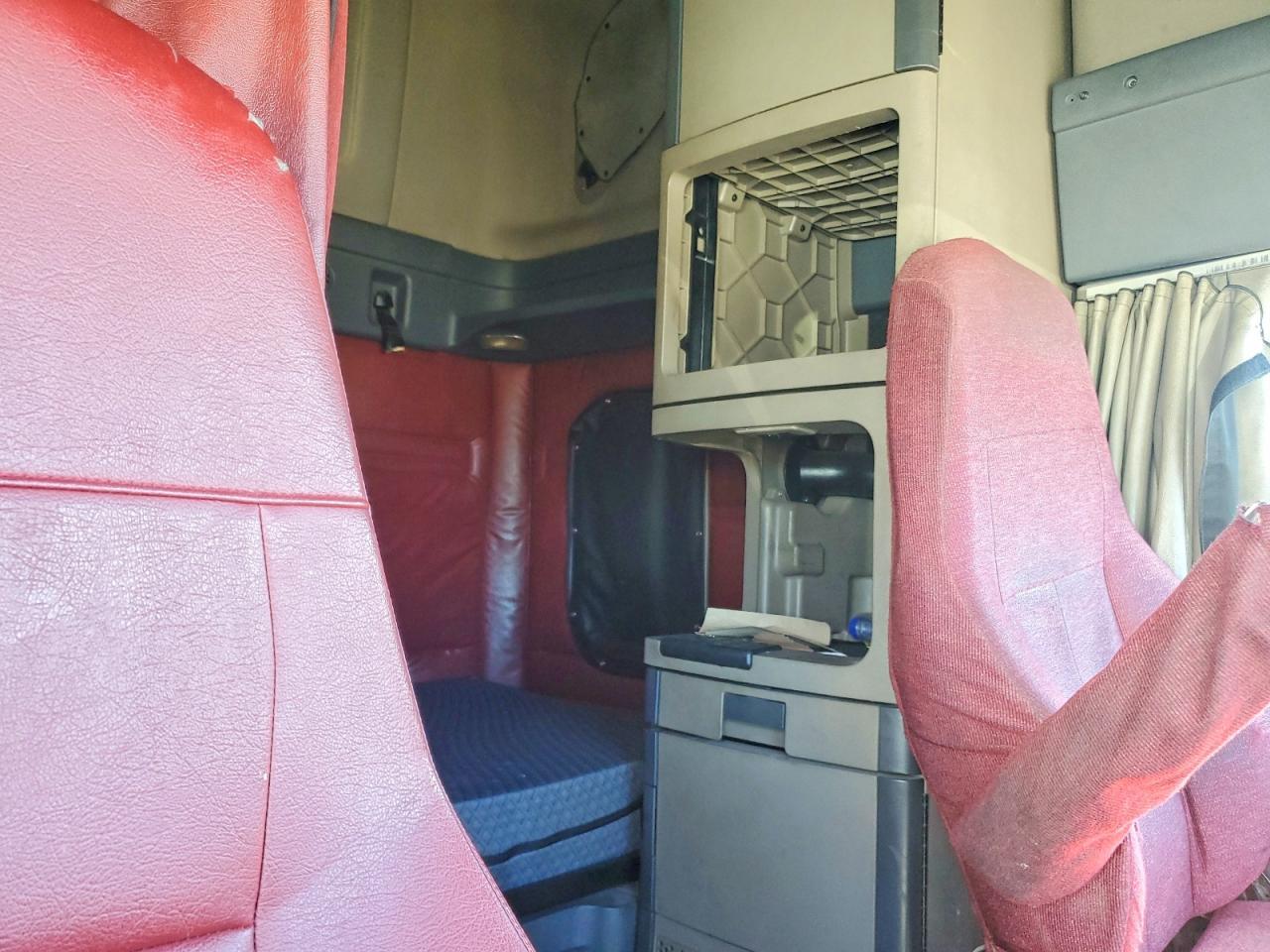 2018 Freigliner 2018 Freightliner Cascadia 125 Sleeper Cab Semi TR