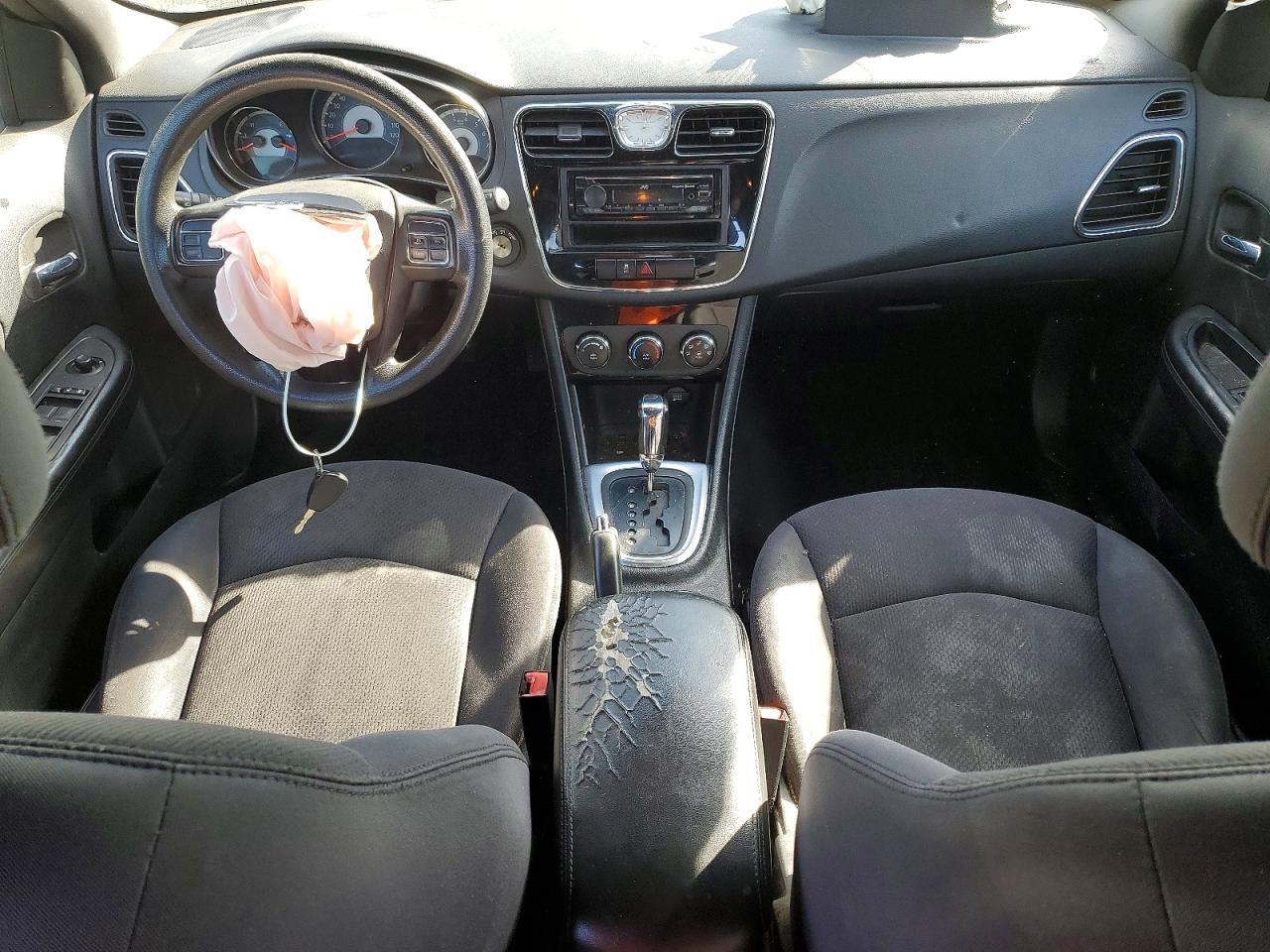 2013 Chrysler 200 lx