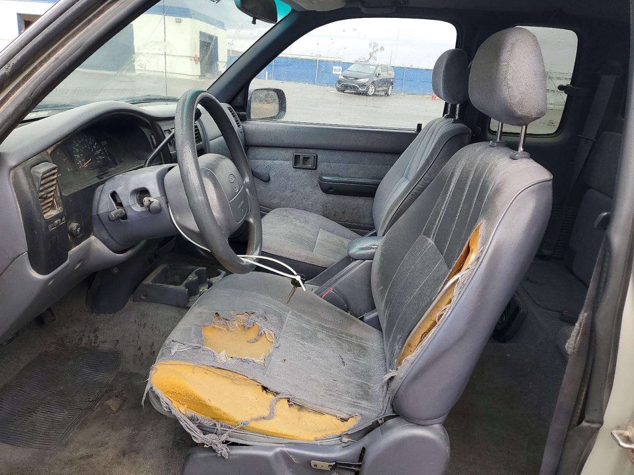 2000 Toyota Tacoma Base