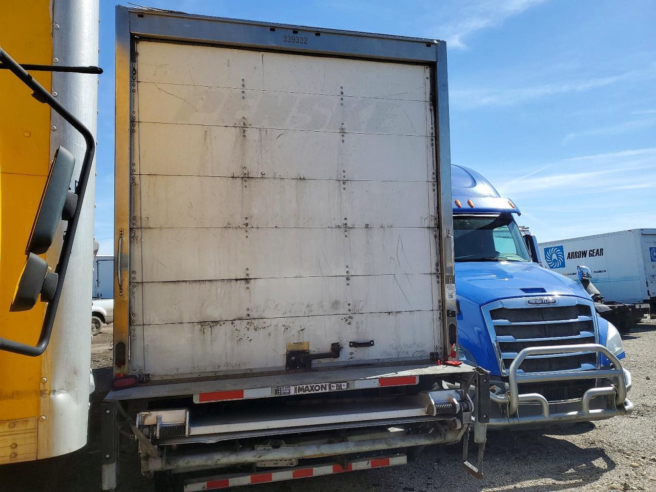 2020 Freigliner 2020 Freightliner Business Class M2 BOX Truck