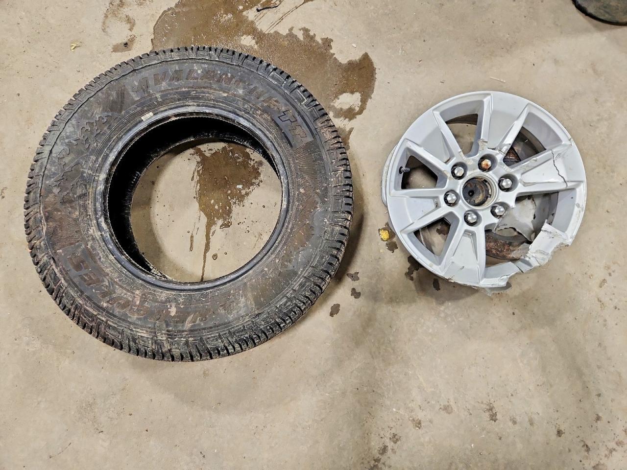 2023 GMC Sierra K1500 SLE