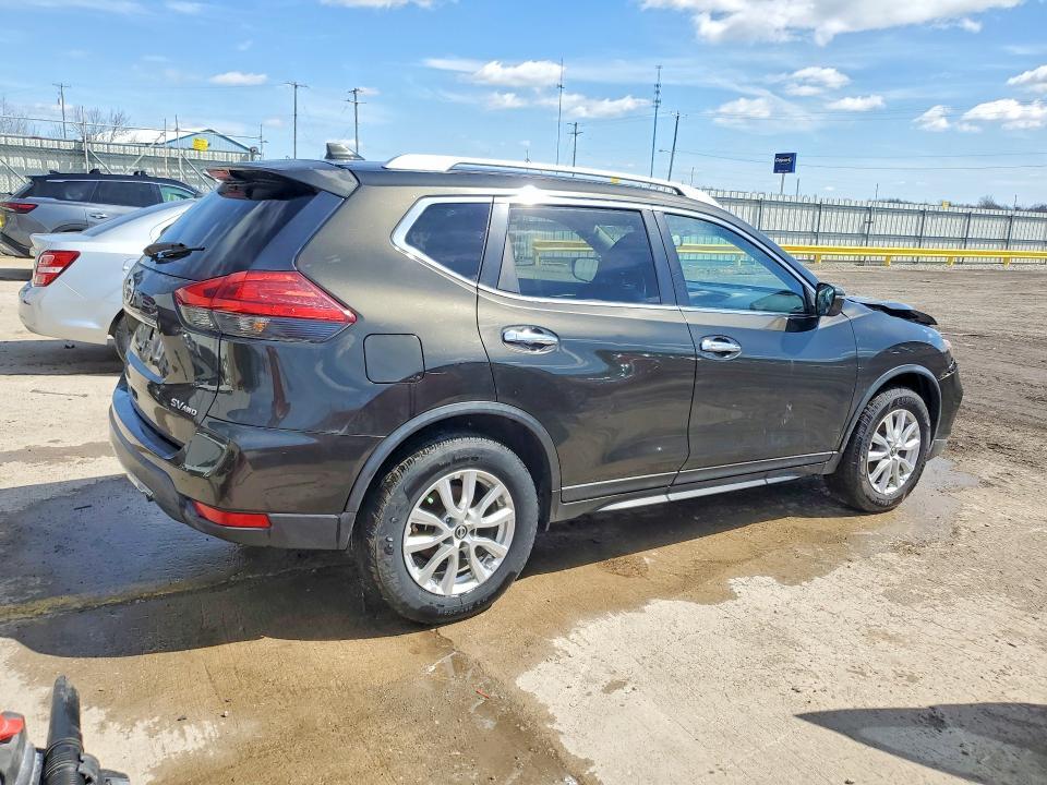 2017 Nissan Rogue sv