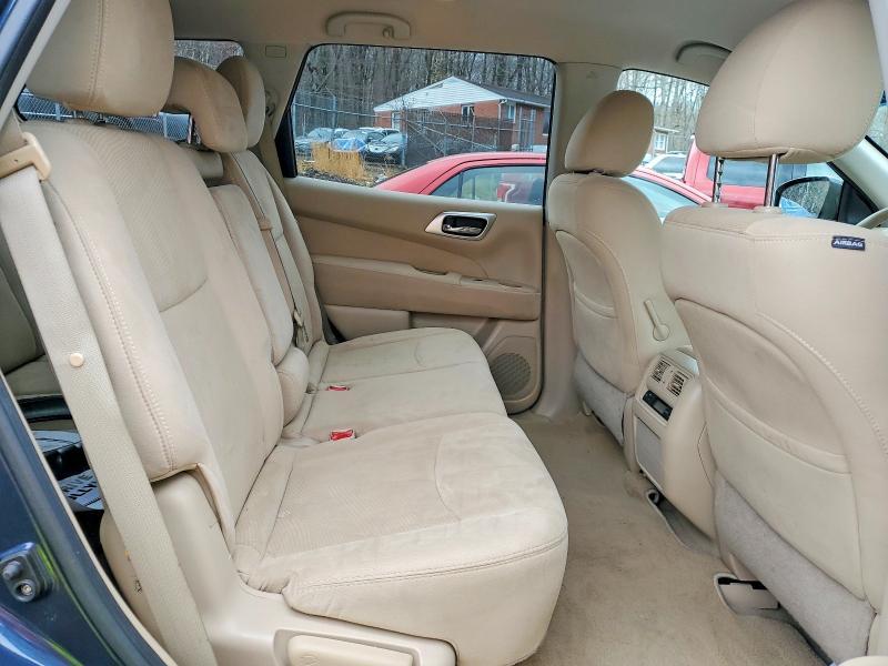 2014 Nissan Pathfinder s