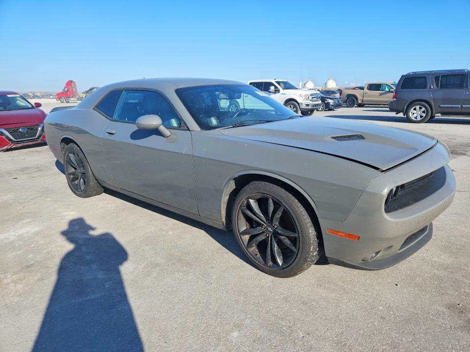 2018 Dodge Challenger sxt