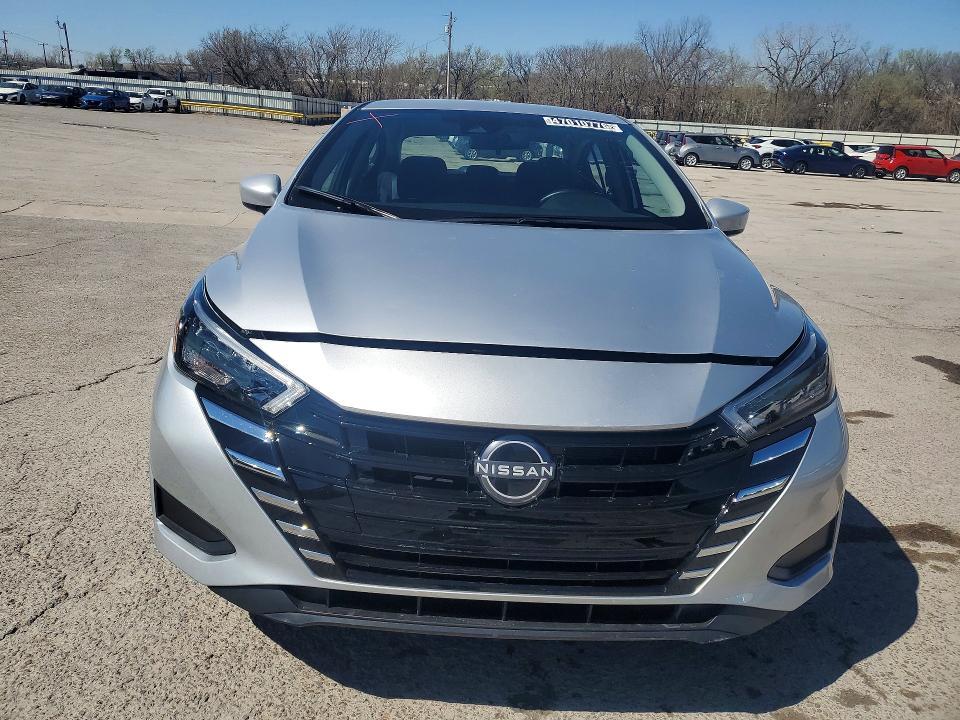 2025 Nissan Versa sv