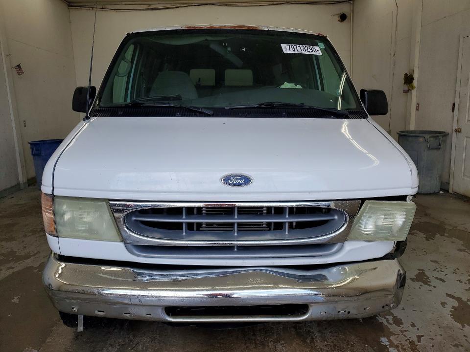 2002 Ford Econoline E350 Super Duty Wagon