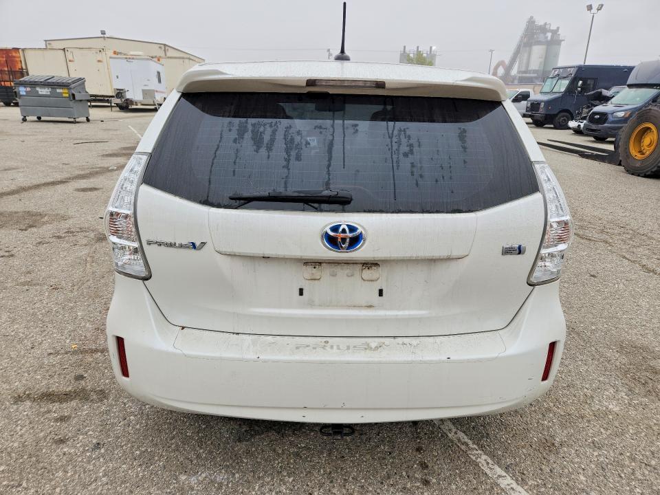 2014 Toyota Prius v Five