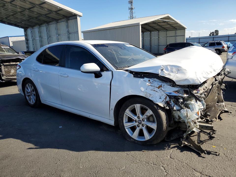 2018 Toyota Camry le