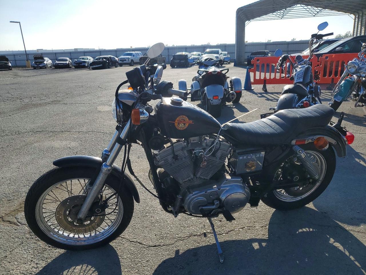 1991 Harley-Davidson XLH883 Deluxe