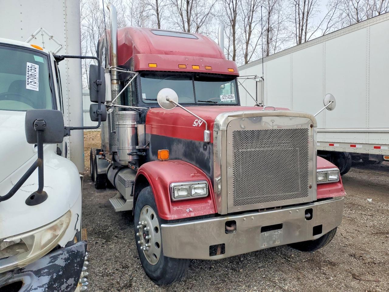 2004 Freigliner 2004 Freightliner FLD132 Semi Truck