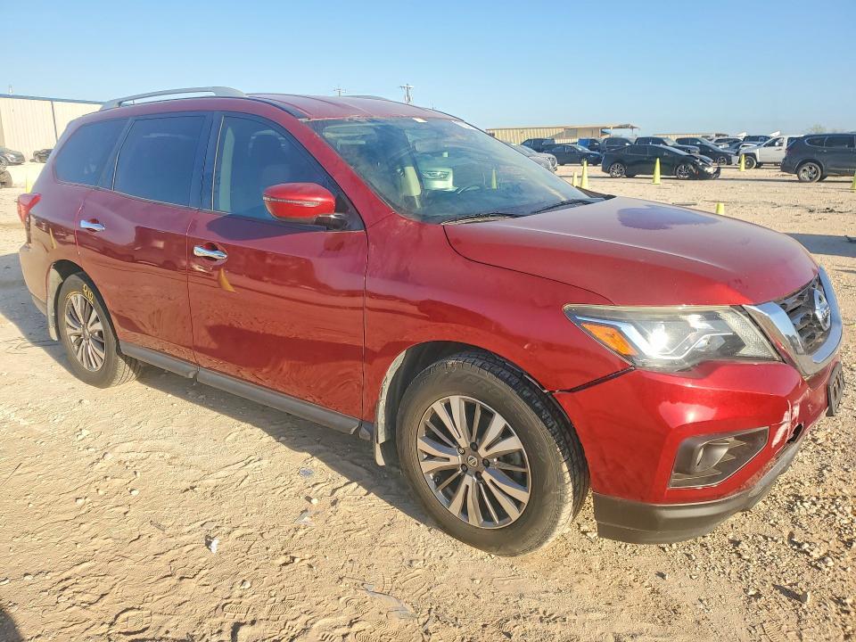 2018 Nissan Pathfinder sv