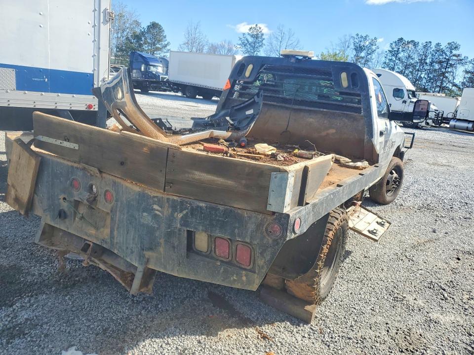 2011 Dodge RAM Chassis Cab Flatbed Truck