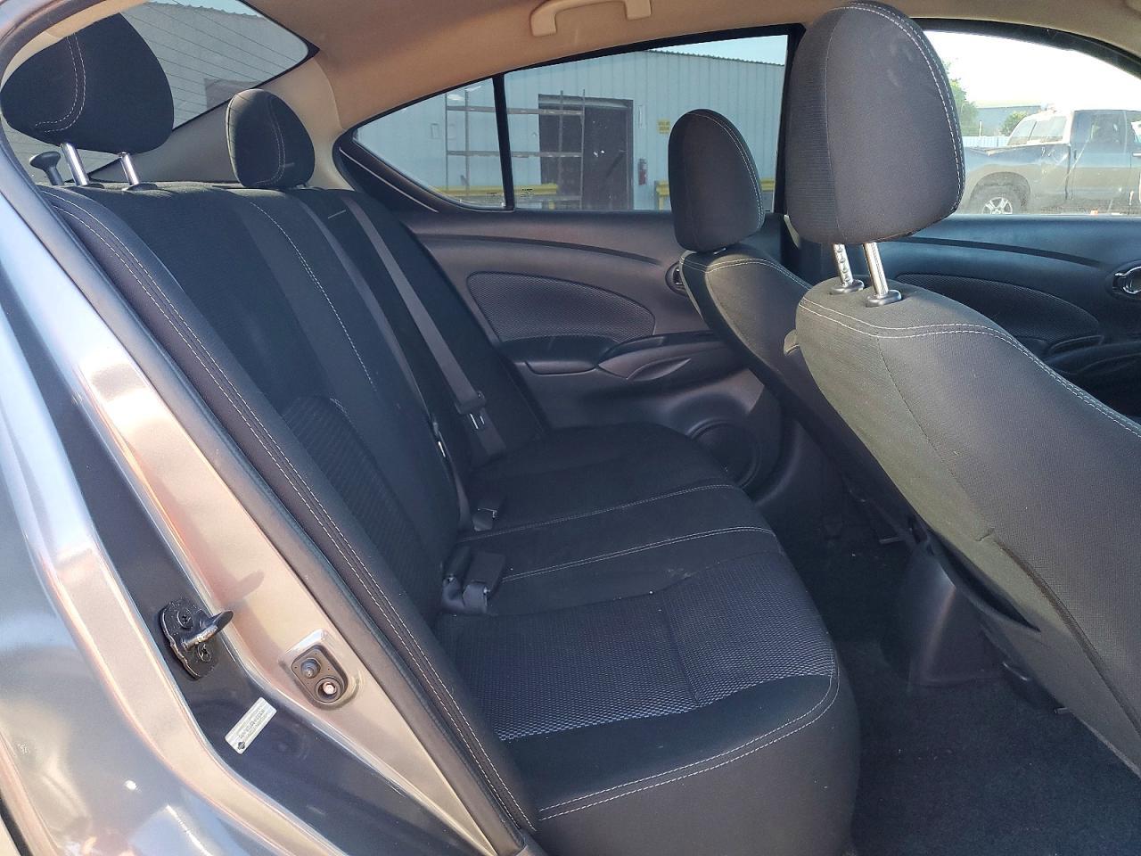 2018 Nissan Versa sv