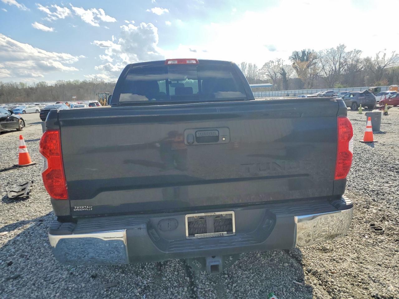2014 Toyota Tundra SR5