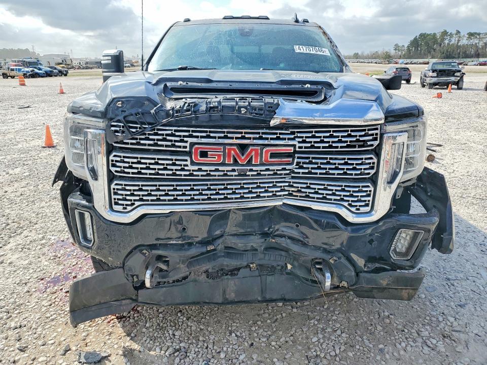 2022 GMC Sierra K2500 Denali