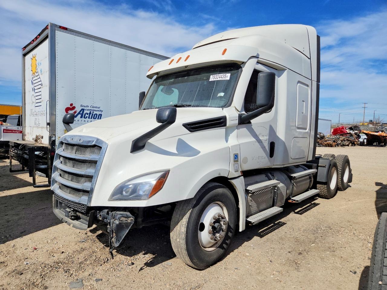 2020 Freigliner 2020 Freightliner Cascadia 126 Semi Truck