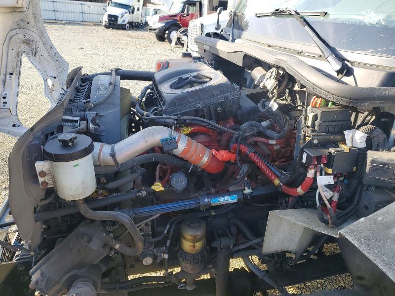 2023 International MV607 BOX Truck