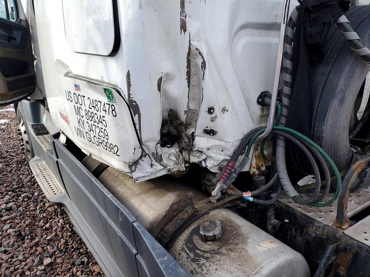 2016 Freigliner 2016 Freightliner Cascadia 125 Semi Truck