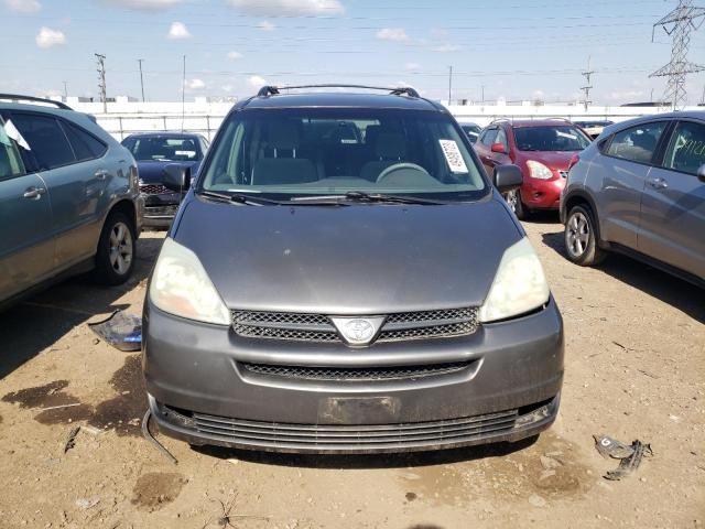 2004 Toyota Sienna CE