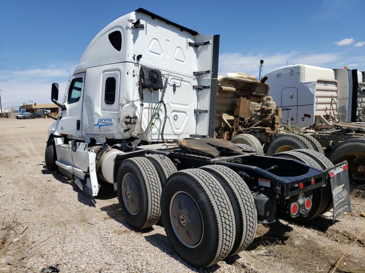 2020 Freightliner Cascadia 126