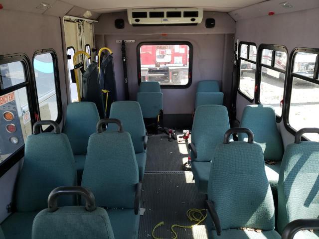 2010 Ford Econoline E450 Super Duty Cutaway Van