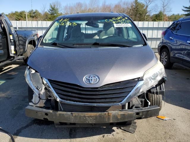 2013 Toyota Sienna LE