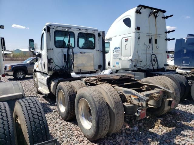 2011 Freightliner Cascadia 125