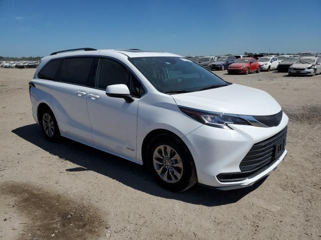 2021 Toyota Sienna LE