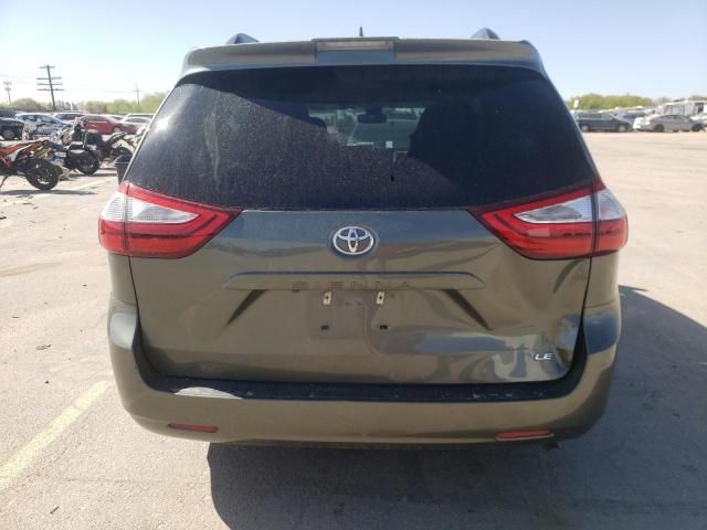 2018 Toyota Sienna LE