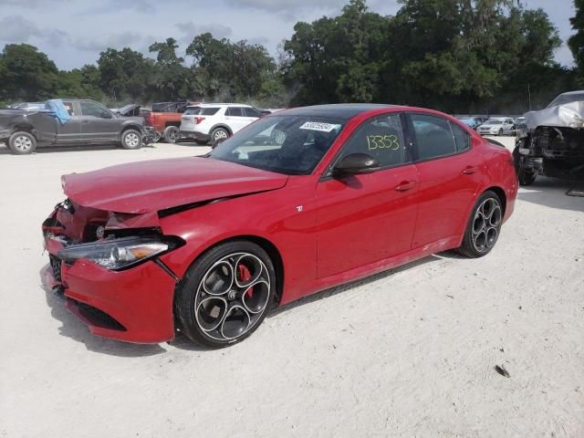 2022 Alfa Romeo Giulia Super