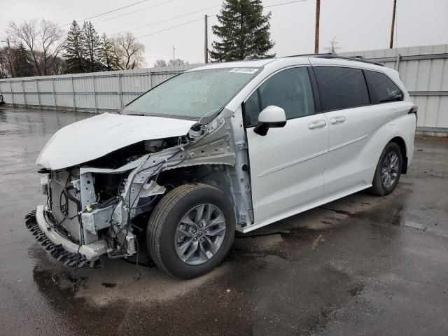 2022 Toyota Sienna XLE