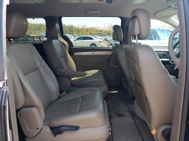 2012 Volkswagen Routan SE