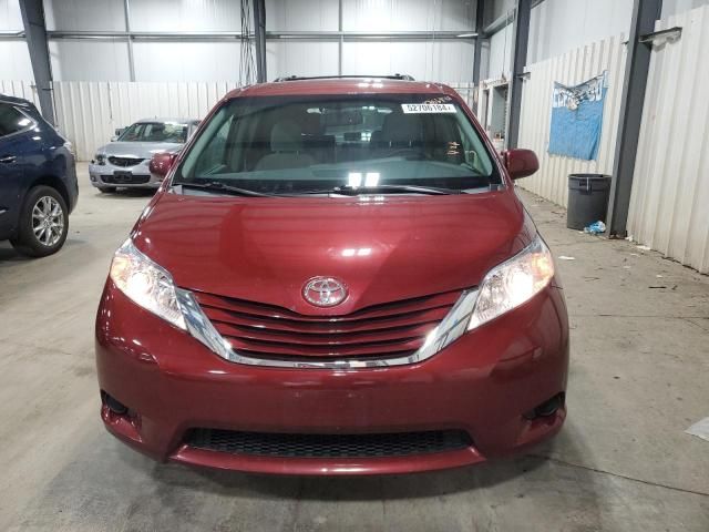 2015 Toyota Sienna LE