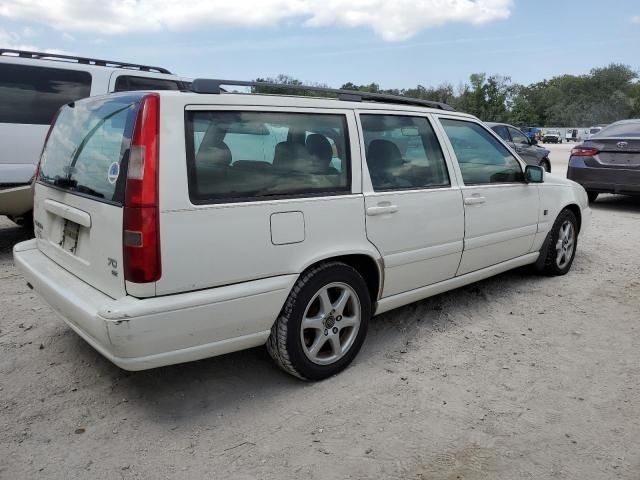 2000 Volvo V70 Base